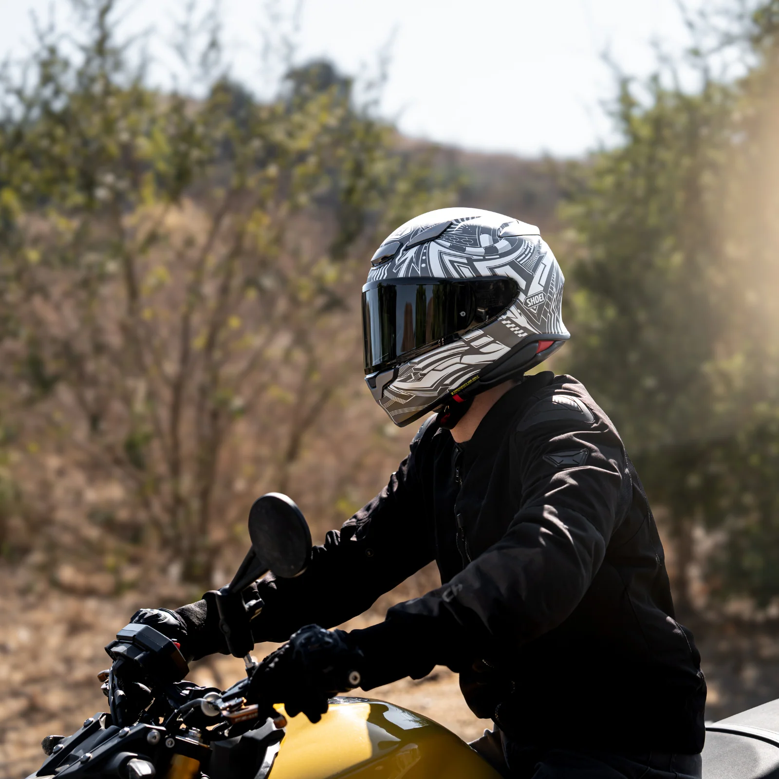 Shoei RF-1400 Beaut Helmet - Image 9